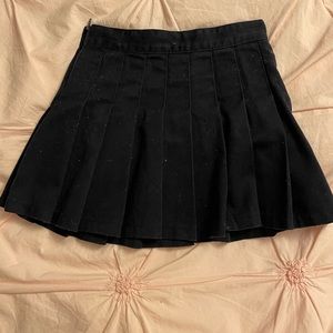 Brandy Melville J Galt navy pleated skirt